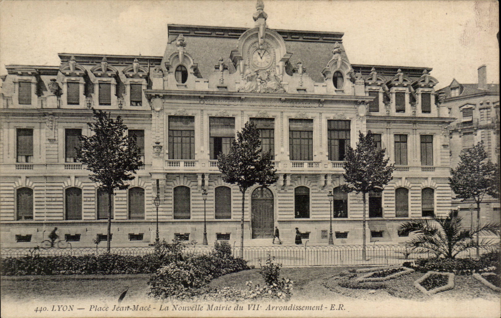 Lyon — Place Jean-Macé — La Nouvelle Mairie du VIIe Arrondissement — E.R.