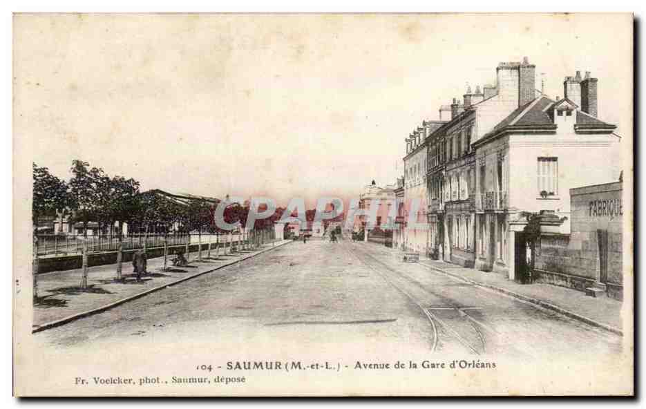CPA Saumur Avenue de la gare d'Orleans 