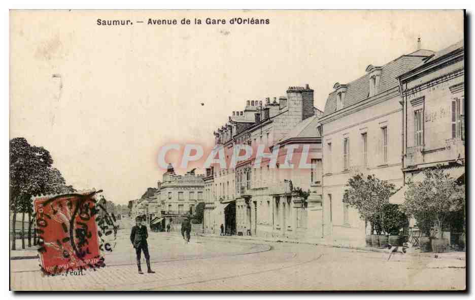 CPA Saumur Avenue de la gare d'Orleans 