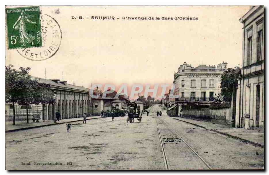 CPA Saumur Avenue de la gare d'Orleans 