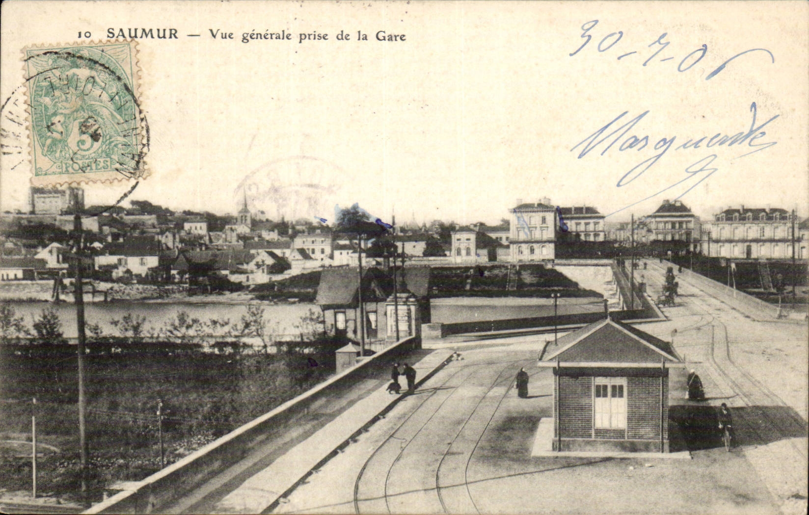 CPA Saumur Vue generale prise de la gare