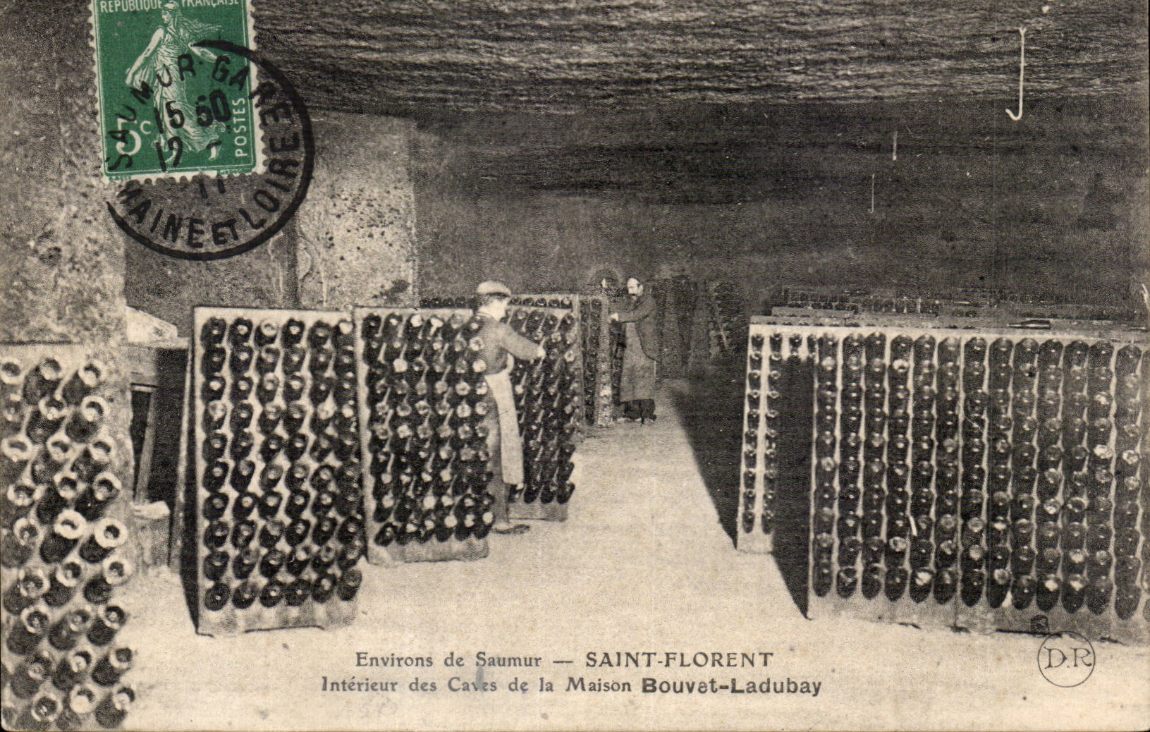 CPA Environs de Saumur Saint Florent Interieur des caves de la maison Bouvet Ladubay