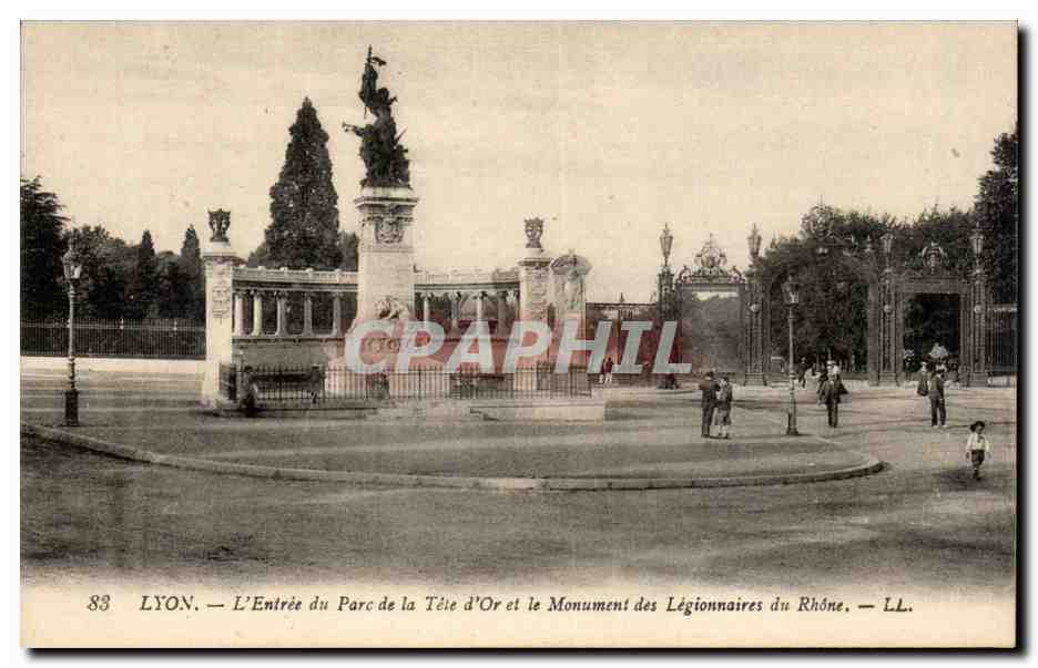 CPA Lyon L'entree du parc de la Tete d'or et le monument des legionnaires du Rhone