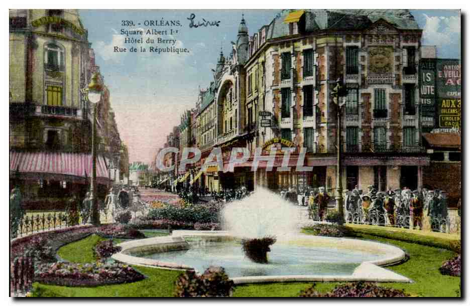 CPA Orleans Square Albert 1er Hotel du Berry Rue de la Republique