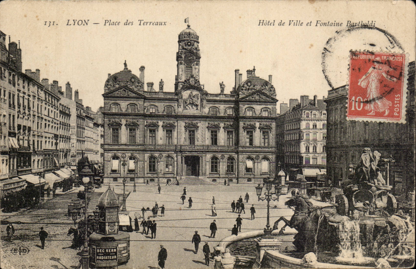 LYON — Place des Terreaux — Hôtel de Ville et Fontaine Bartholdi — Éditeur ELD, n°131