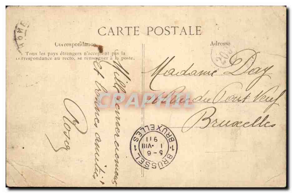 LYON — Place des Terreaux — Hôtel de Ville et Fontaine Bartholdi — Éditeur ELD, n°131 — Reverso