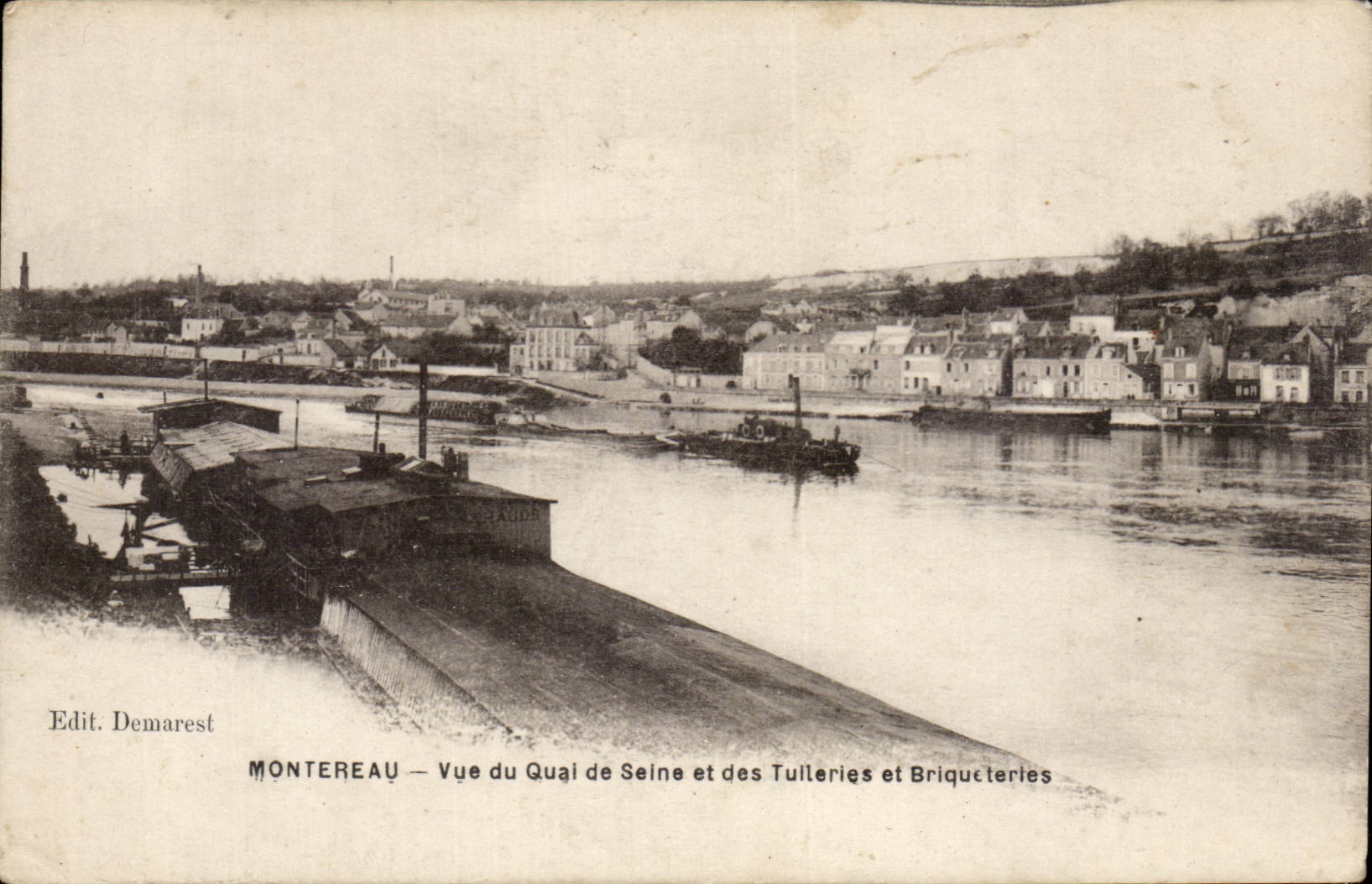 CPA Montereau Vue du quai de SEine et des Tuileries et briqueteries