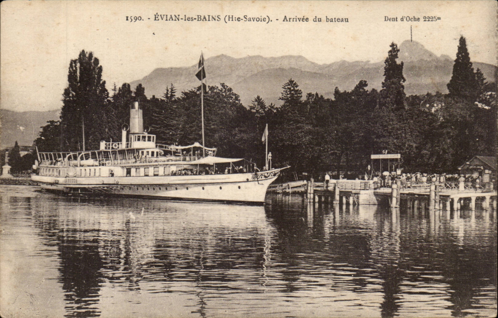 ÉVIAN-les-BAINS (Haute-Savoie) — Arrivée du bateau — L. Faurraz, éditeur