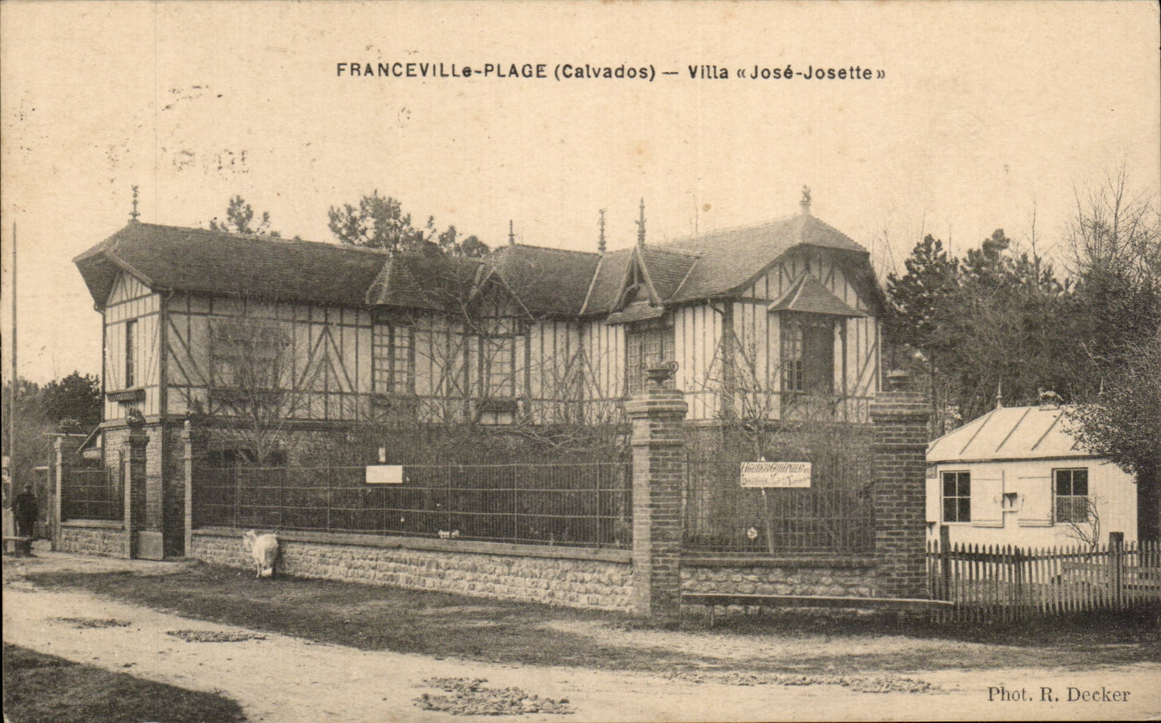 Franceville-Plage (Calvados) — Villa « José-Josette » — Phot. R. Decker