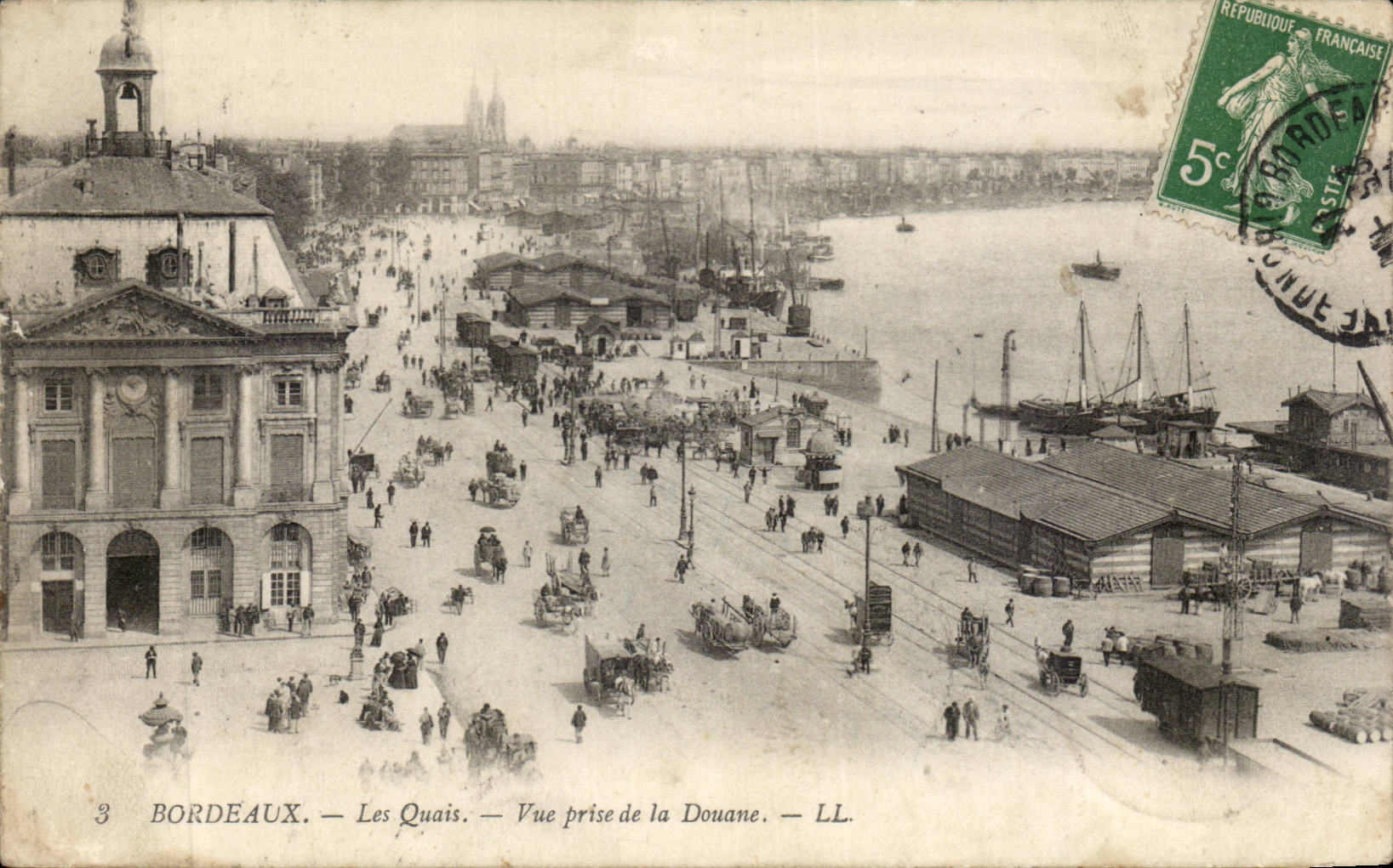 CPA Bordeaux Les quais Vue prise de la douane