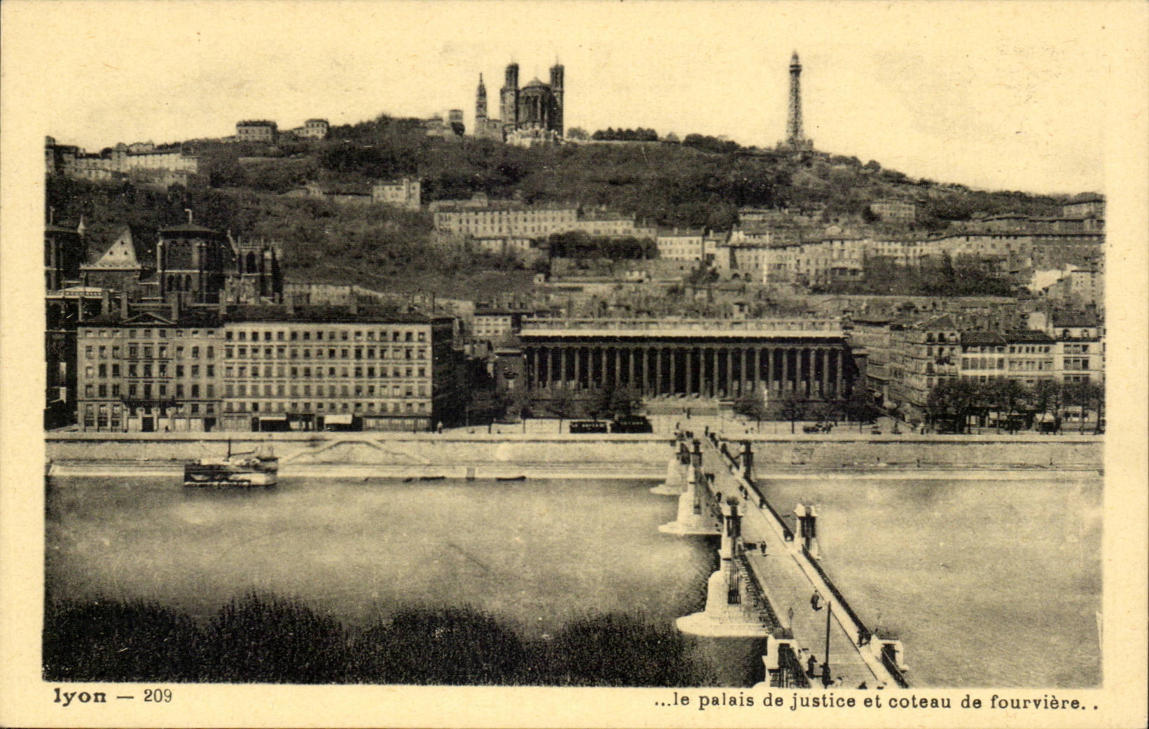 Lyon CPA Palais de justice et coteau de Fourviere