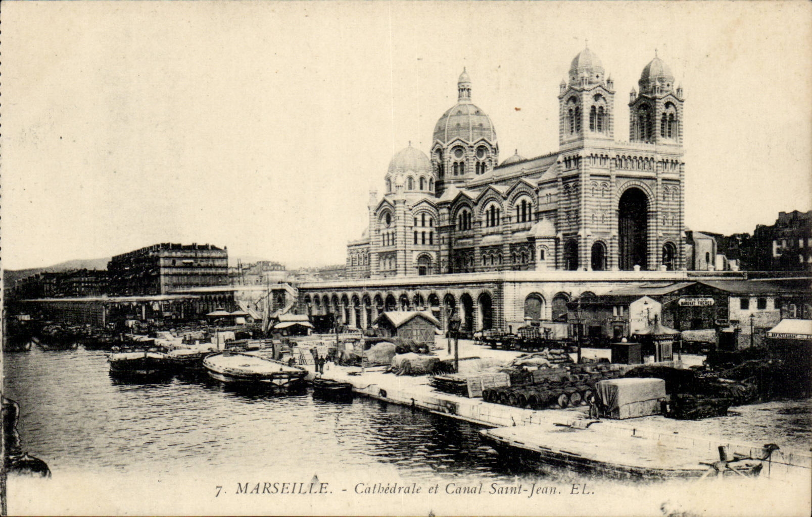 CPA Marseille Cathedrale et canal Saint Jean