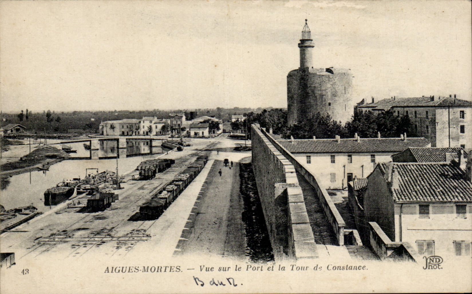 Aigues-Mortes — Vue sur le Port et la Tour de Constance — JND Phot.
