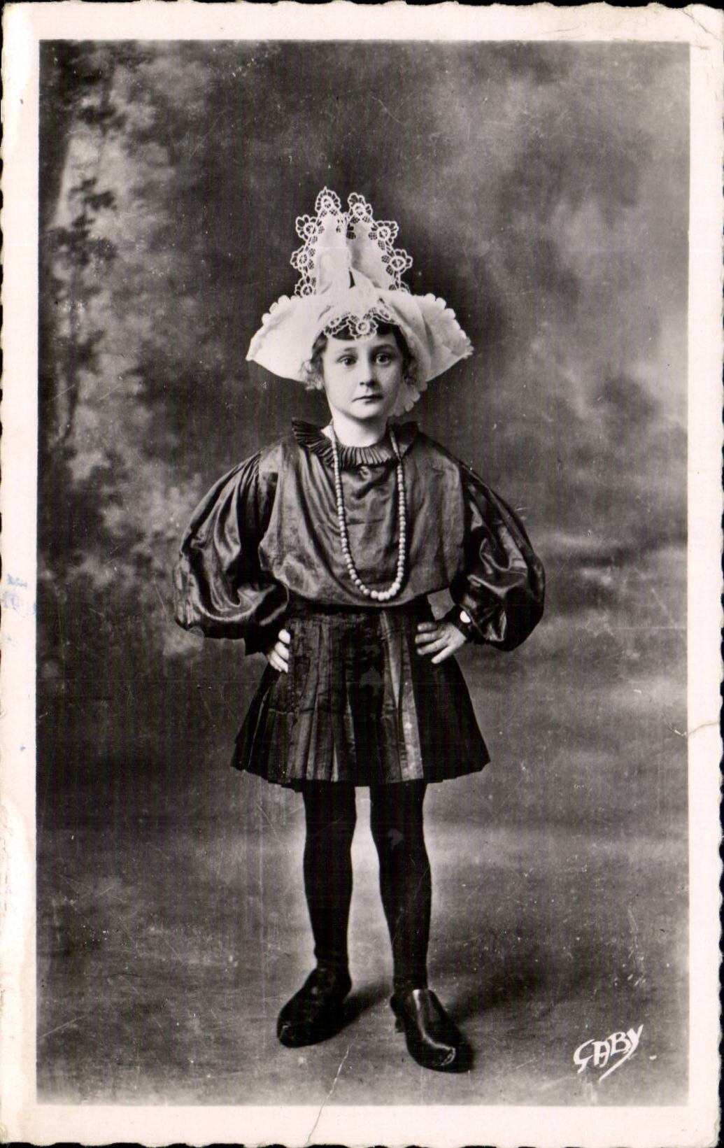 CPSM Costume Sablais Petit sablaise Folklore Costume