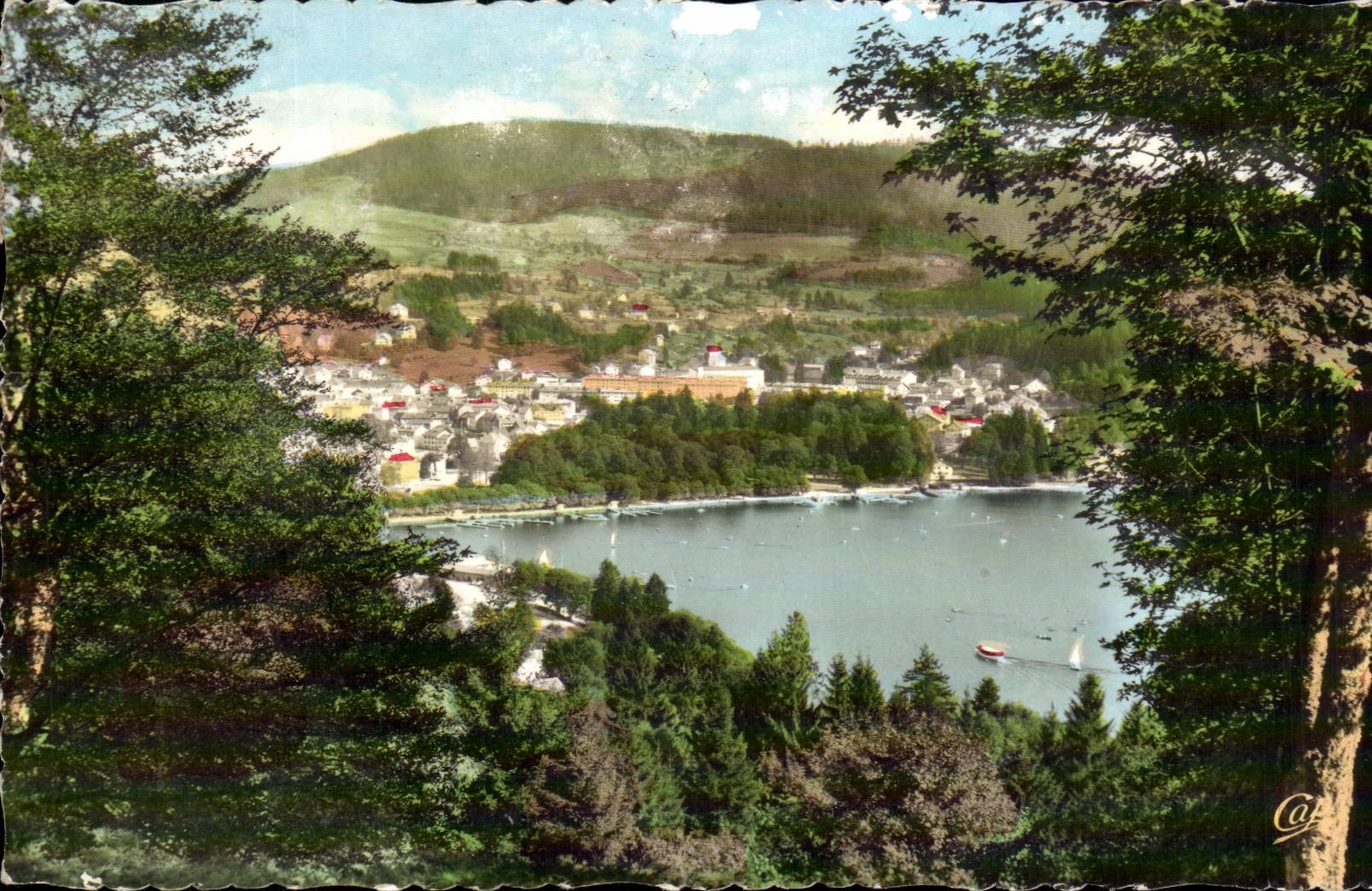 Gérardmer, Périé des Vosges — Un coin du Lac — Réal Photo