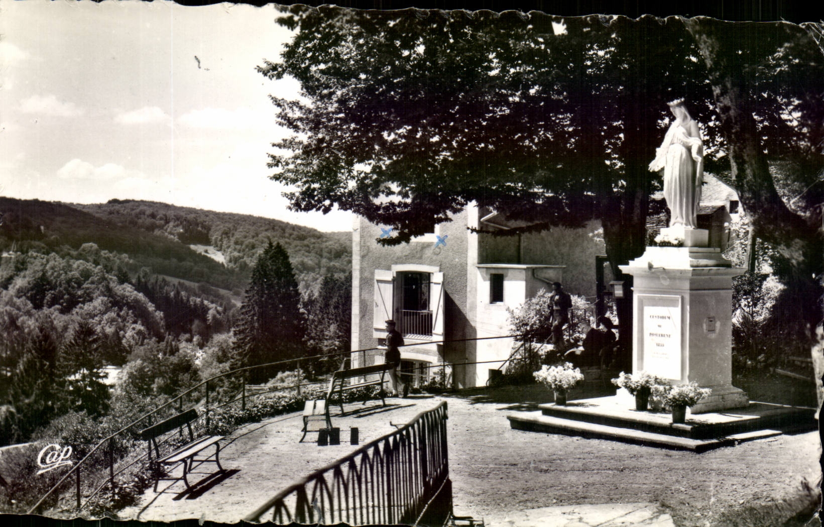 CPA Plombieres les bains La vierge et la terrasse