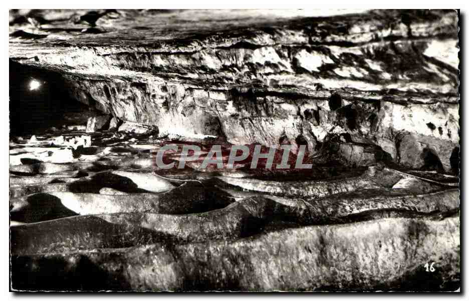 Les Grottes d'Arcy-sur-Cure — Un coin des vagues de la Mer — Chalet des Grottes, Yonne