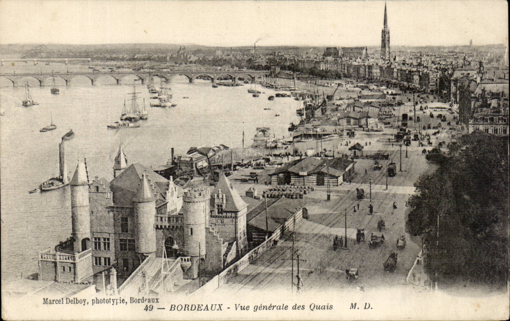 CPA Bordeaux Vue generale des quais