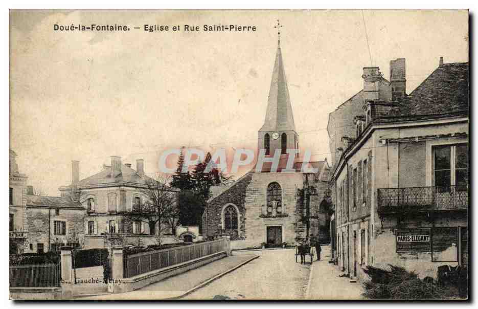 CPA Doue la Fontaine Eglise et rue Saint Pierre