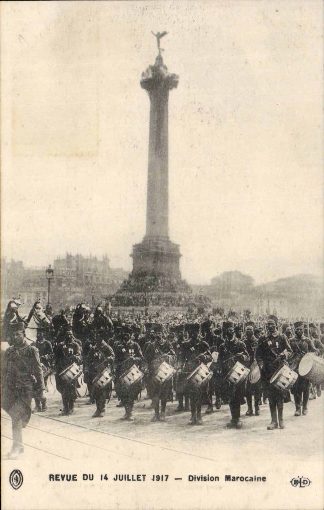 CPA Paris 12eme Revue du 14 juillet 1917 Division marocaine Militaria