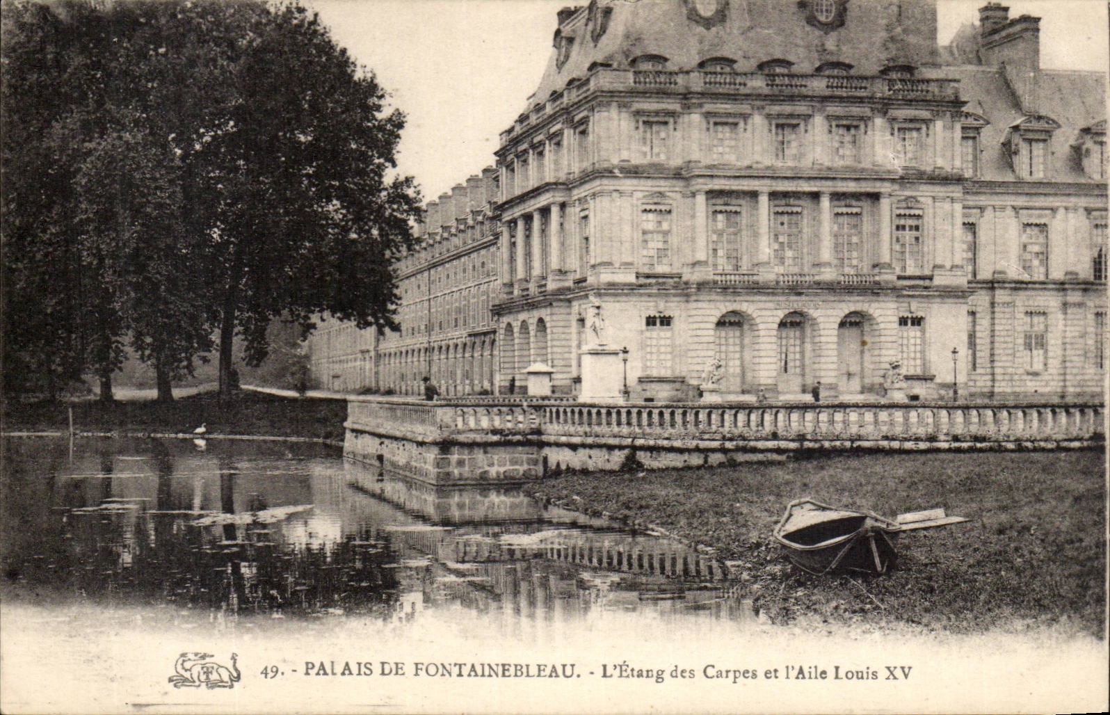 Palacio de Fontainebleau — El Estanque de los Carpes y la Ala Luis XV — Editor no identificado, n° 49