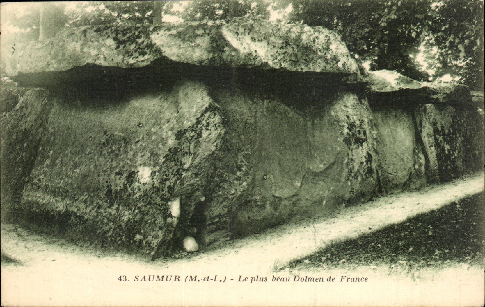 Saumur CPA Le plus beau dolmen de France
