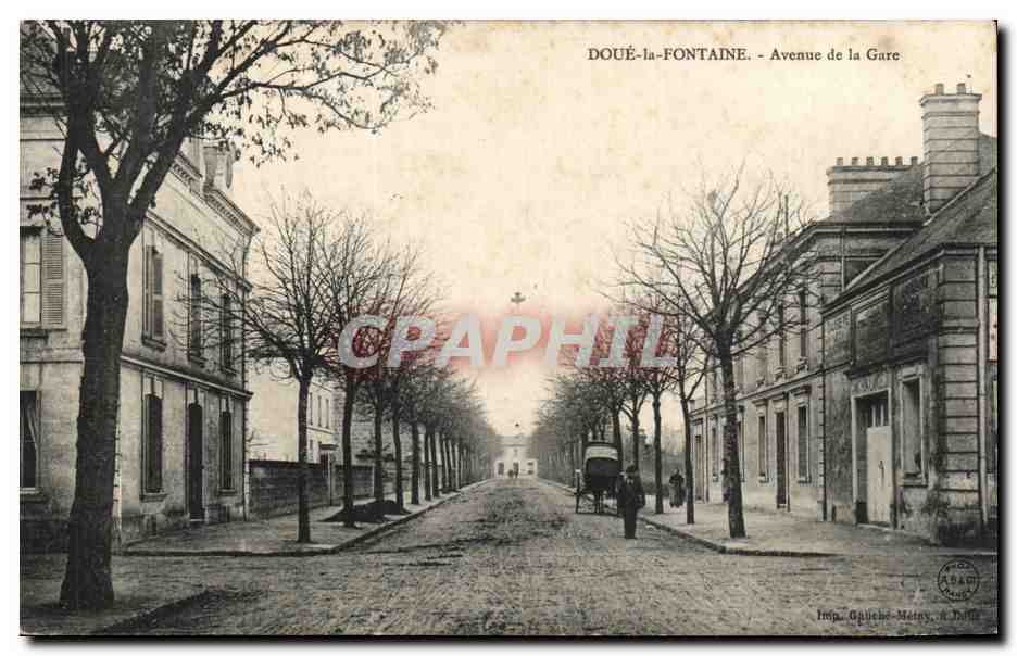 Doue la Fontaine CPA Avenue de la gare