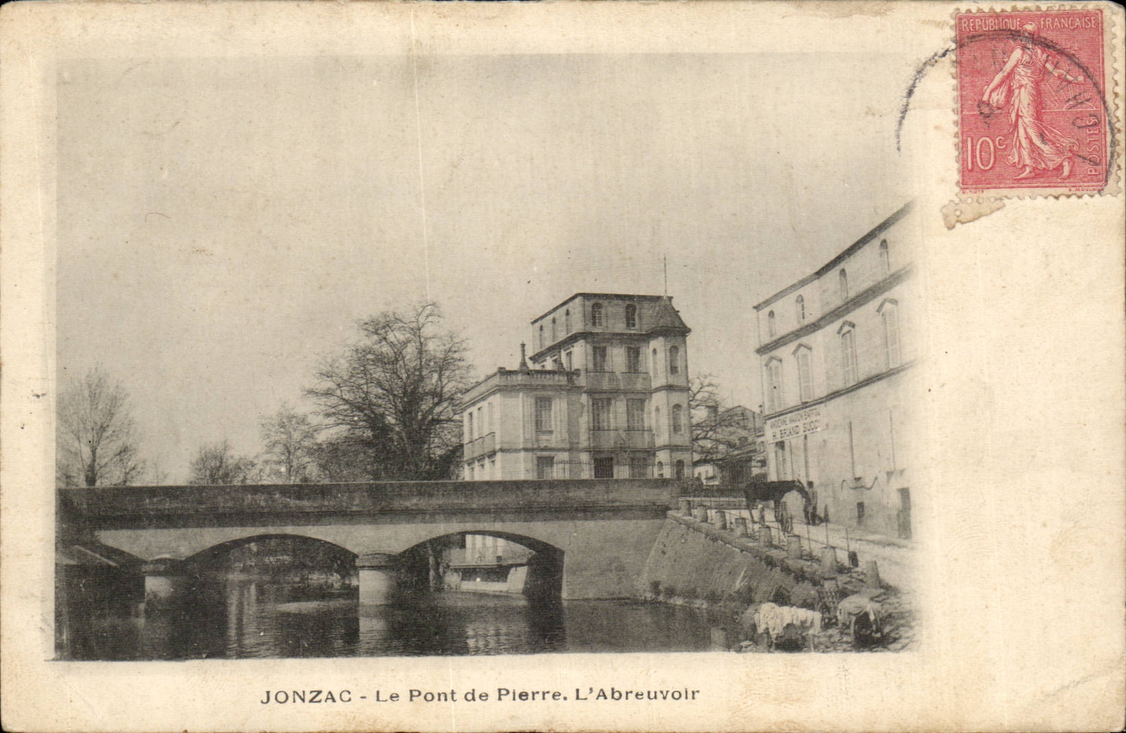 CPA Jpnzac Le pont de pierre L'abreuvoir