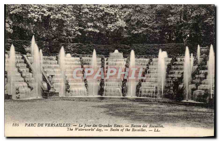 CPA Parc de Versailles Le jour des grandes eaux Bassin des Rocailles