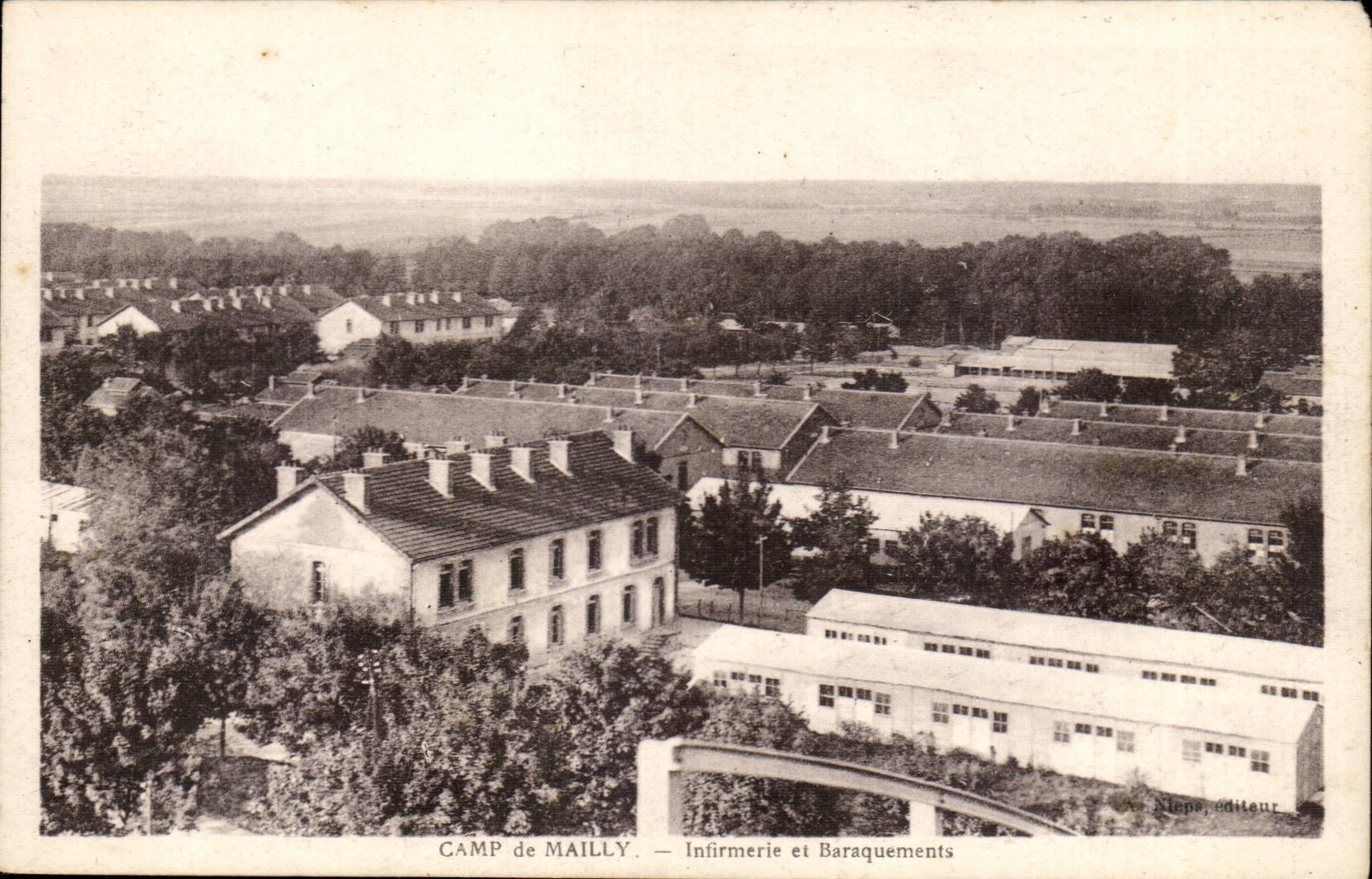 CPA Militaria Camp de Mailly Infirmerie et baraquements