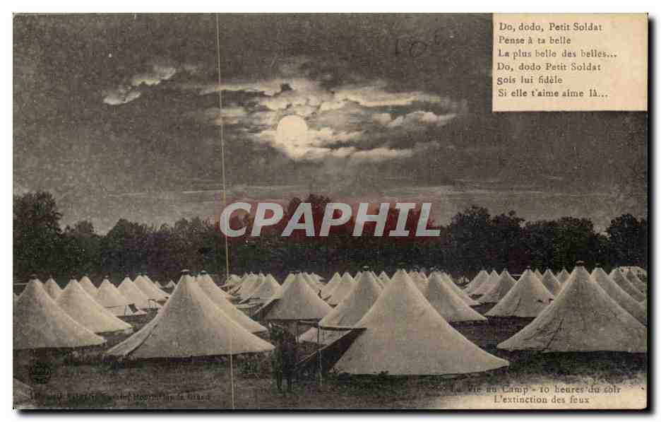 CPA Militaria la vie au camp 10 heures du soir L'extinction des feux