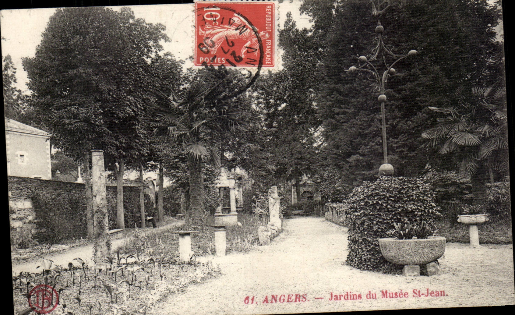 CPA Angers Jardins du musee St Jean