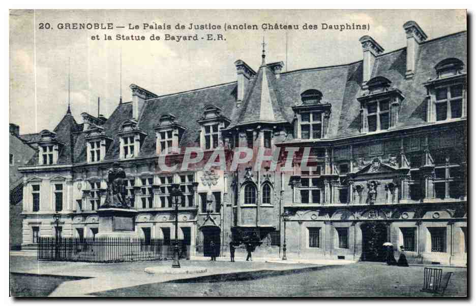 CPA Grenoble Le palais de justice ancien chateau des Dauphins et la statue de Bayard