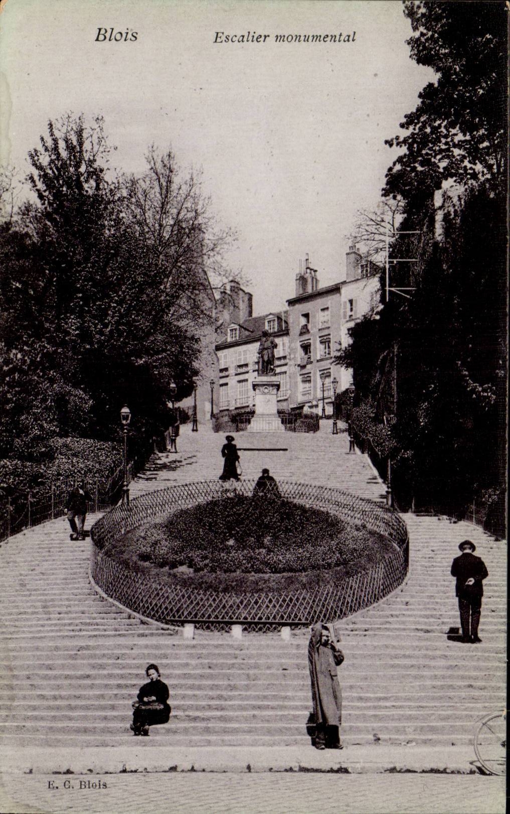 CPA Blois Escalier monumental