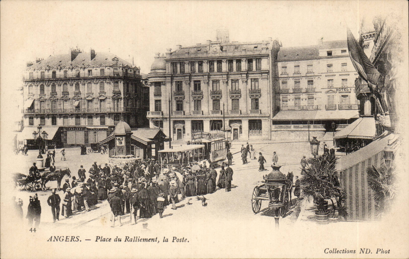 Angers — Place du Ralliement, la Poste — Collections ND. Phot, n°44
