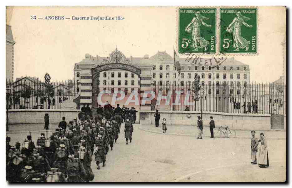 CPA Angers Caserne dEsjardins 135eme Militaria