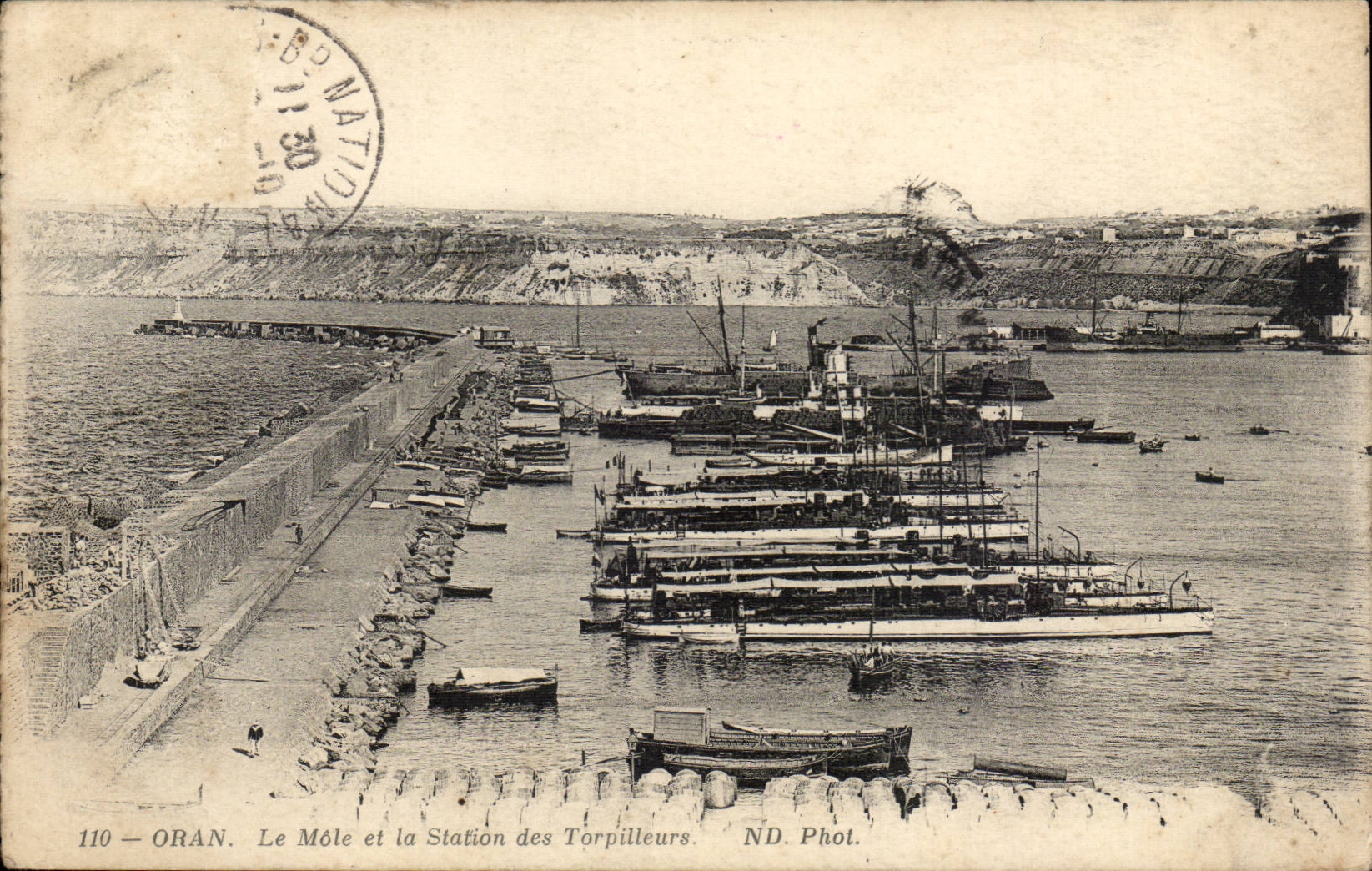 Oran — Le Môle et la Station des Torpilleurs — ND. Phot. n°110