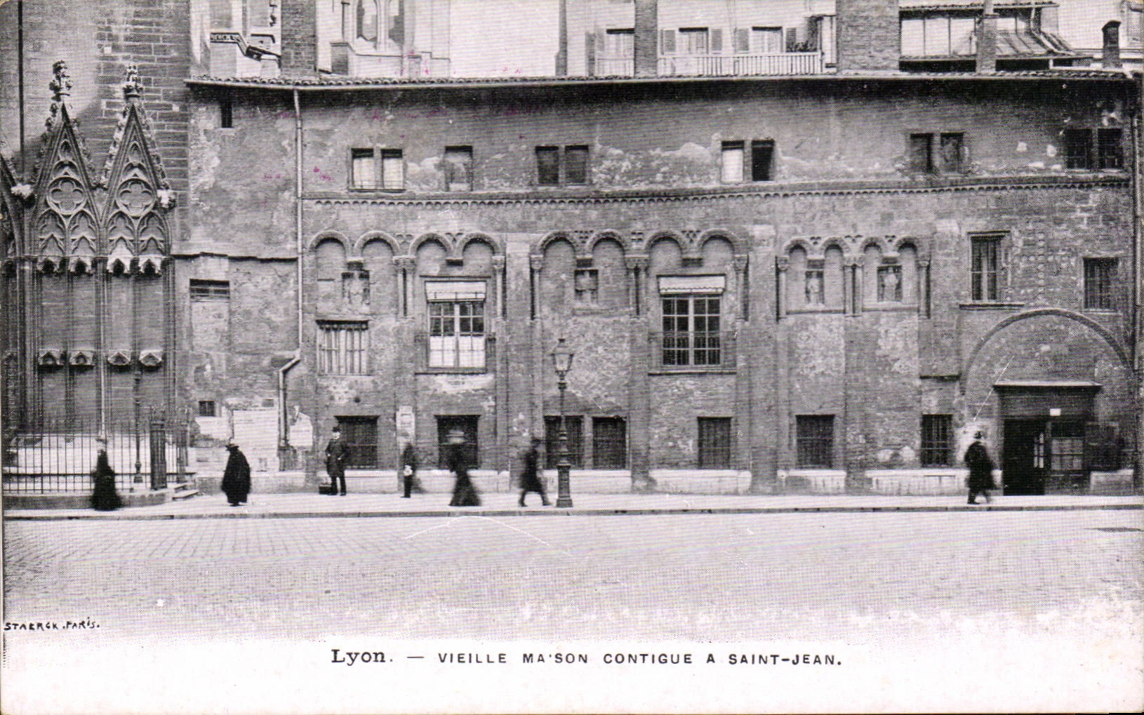 Lyon CPA Vieille maison contigue a St Jean