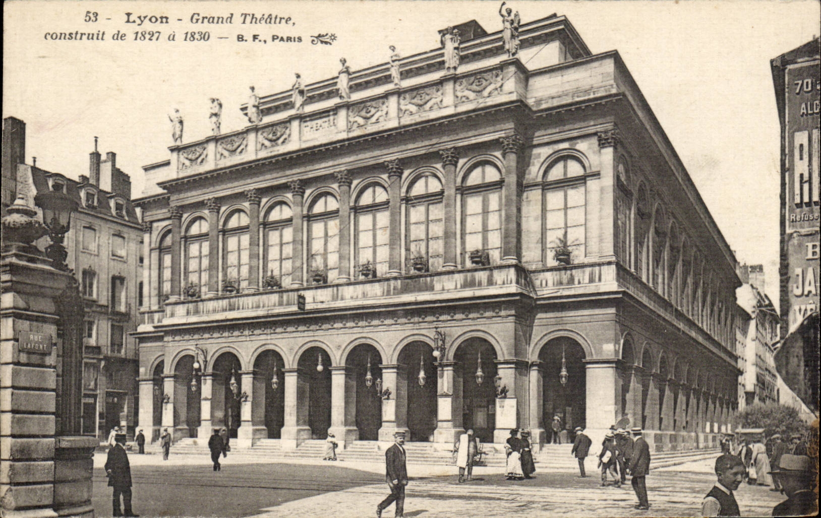 CPA Lyon Le grand theatre construit en 1827 a 1830