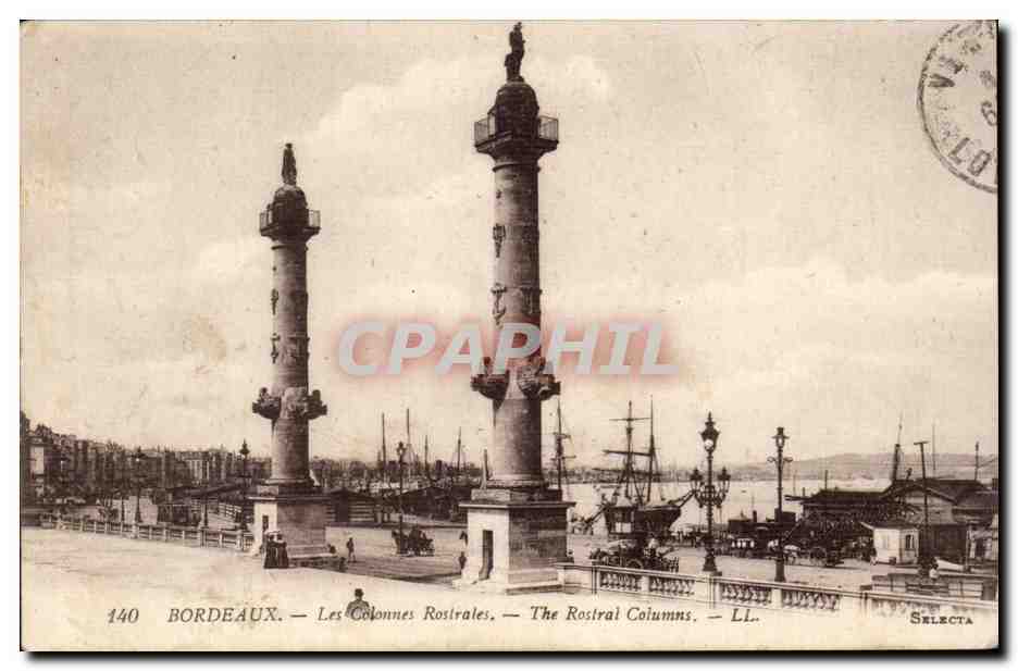 Bordeaux CPA Les colonnes rostrales 