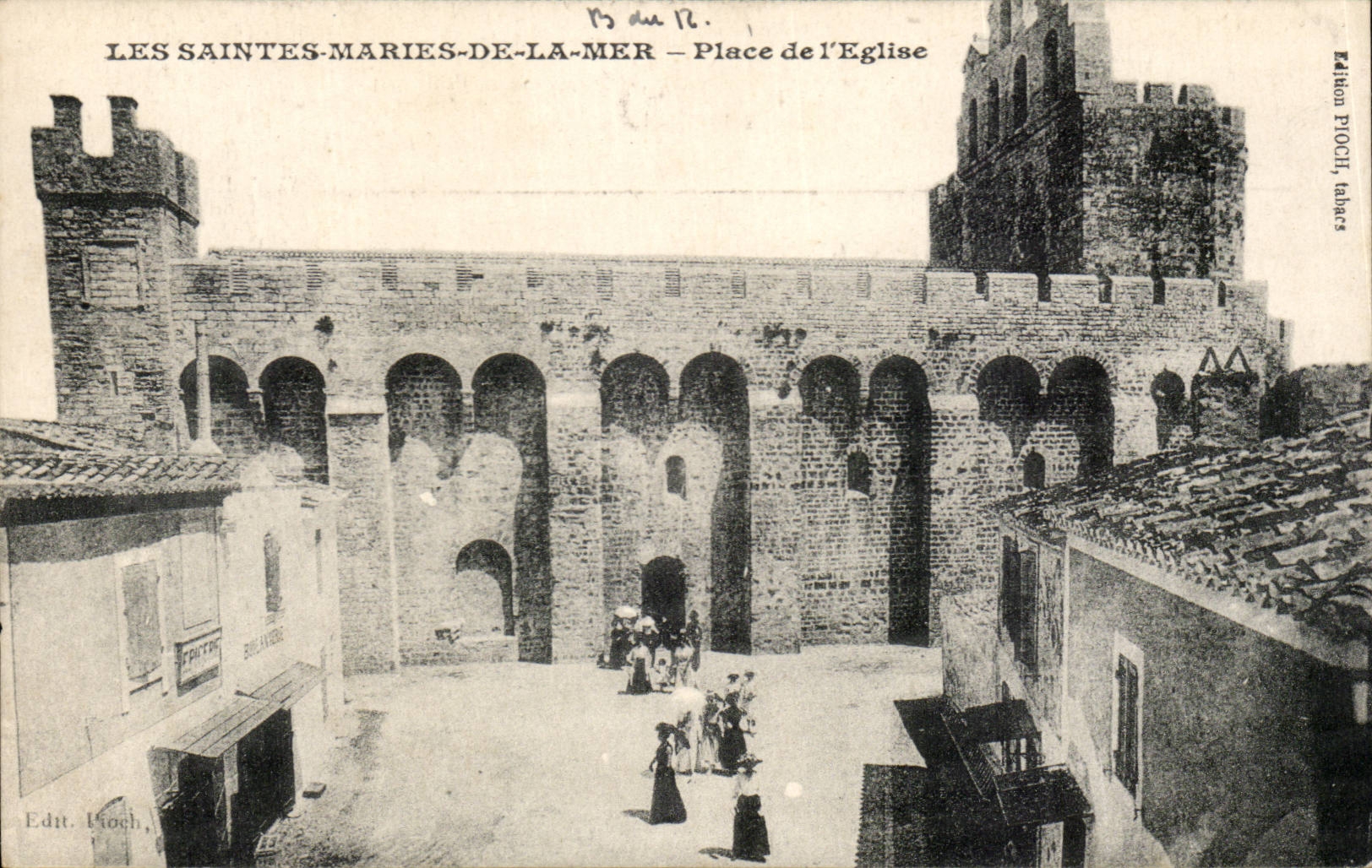 Les Saintes-Maries-de-la-Mer — Piazza della Chiesa — Edizione Piocch, Tahiers