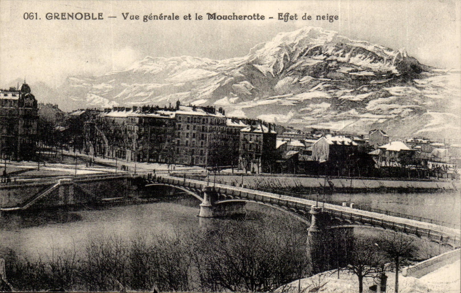 Grenoble CPA Vue generale et le Moucherotte Effet de neige