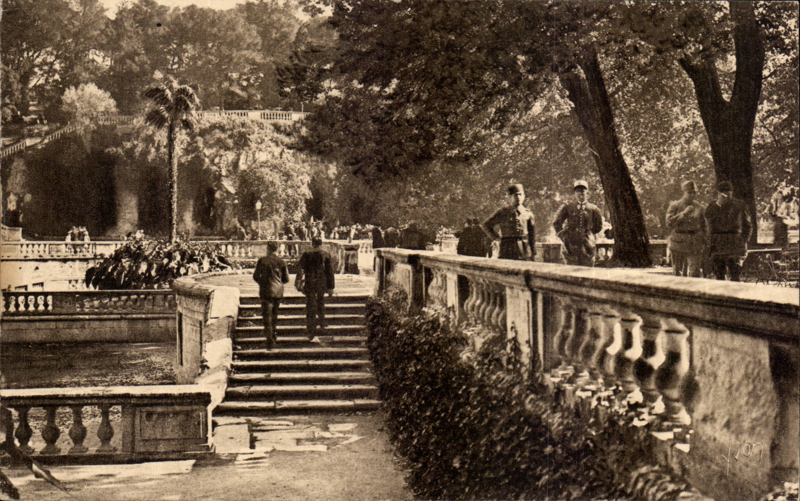 Jardin de la Fontaine — Nîmes (Gard) — Les Éditions d'Art Yvonnit, Paris