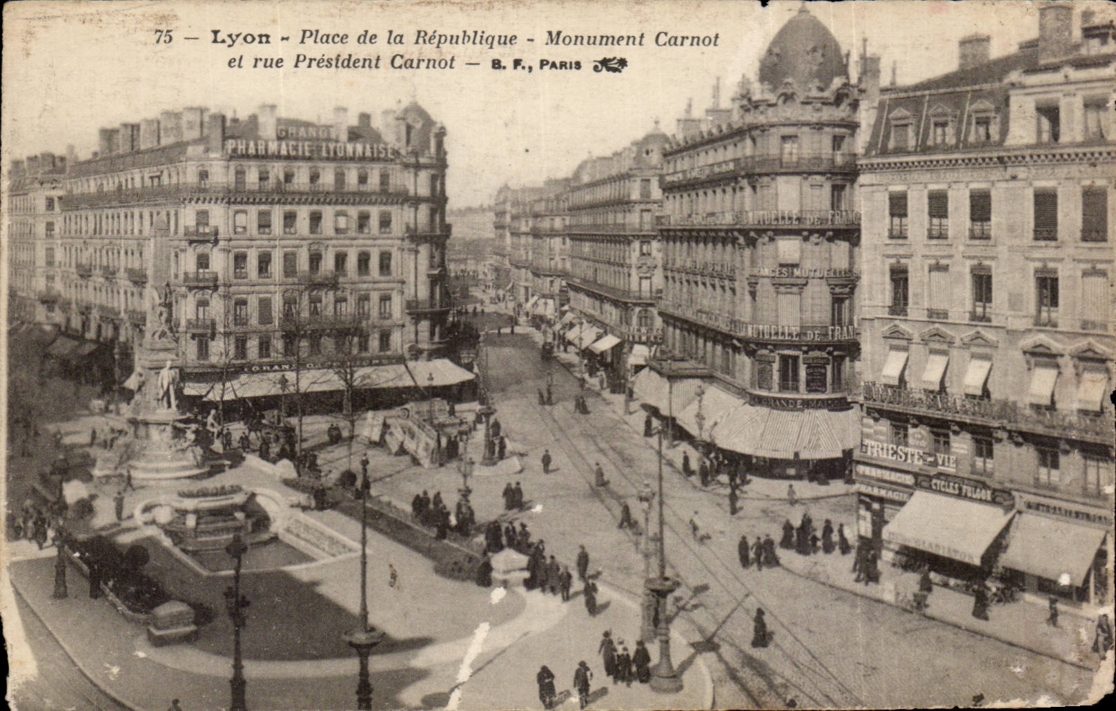 Lyon - Place de la République - Monument Carnot — B. F., PARIS