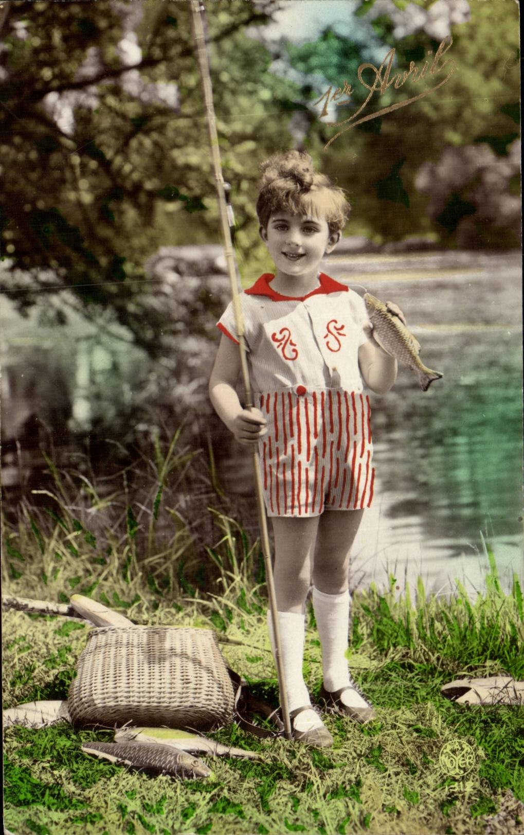 CPA Fantaisie Enfant a la peche Fish Garcon