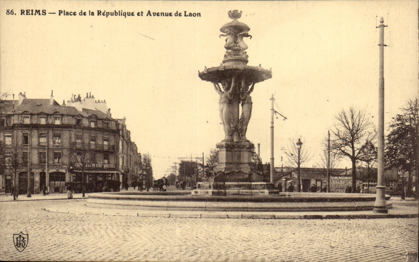 Reims CPA place de la republique et avenue de Laon