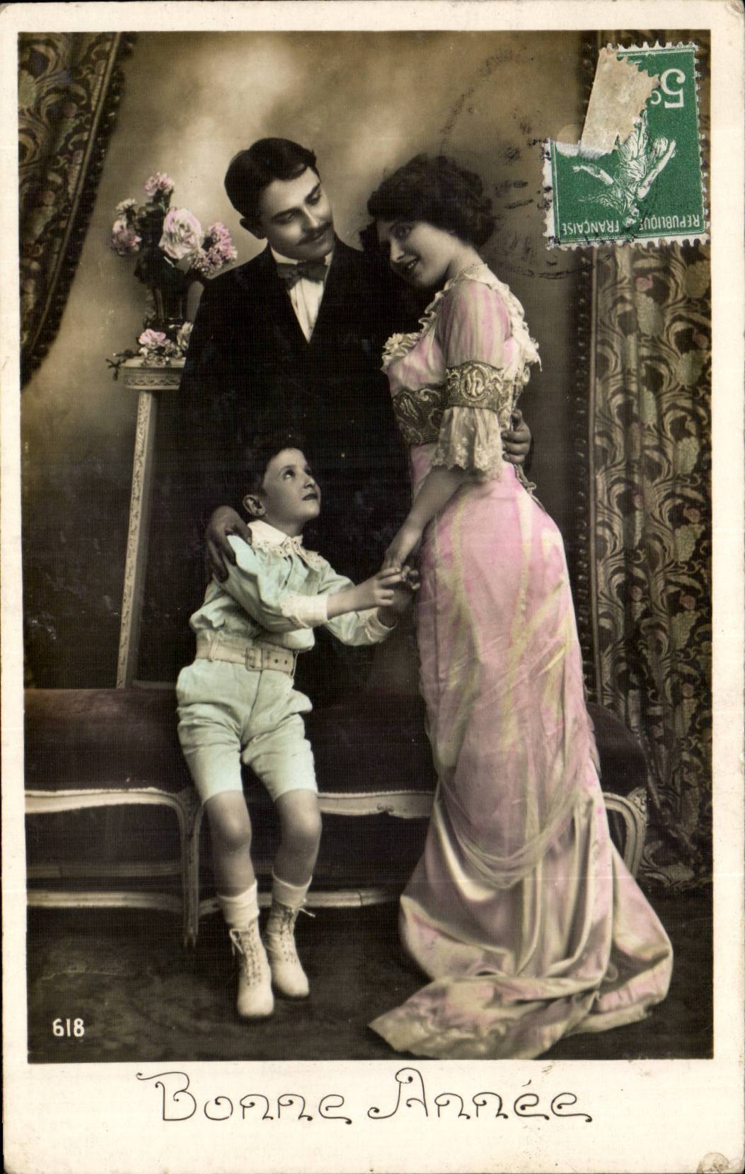 Famille — portrait de trois personnes — éditeur Marque-SIHUS, n° 618