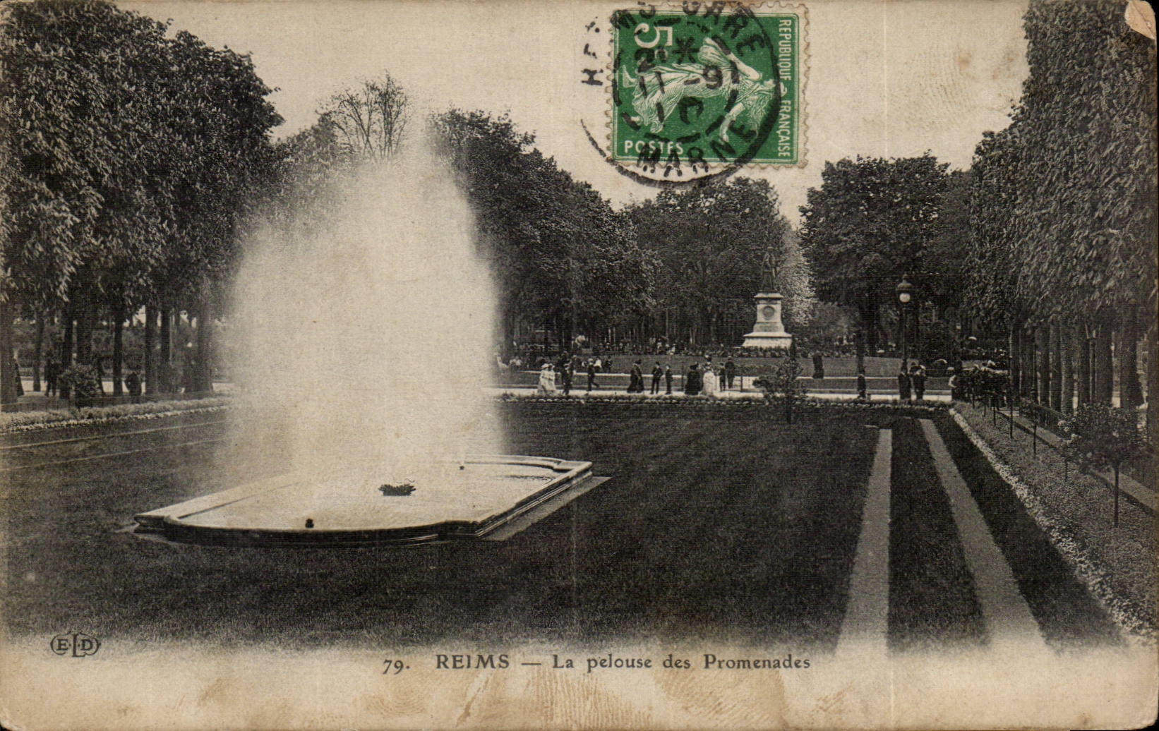 CPA Reims La pelouse des promenades