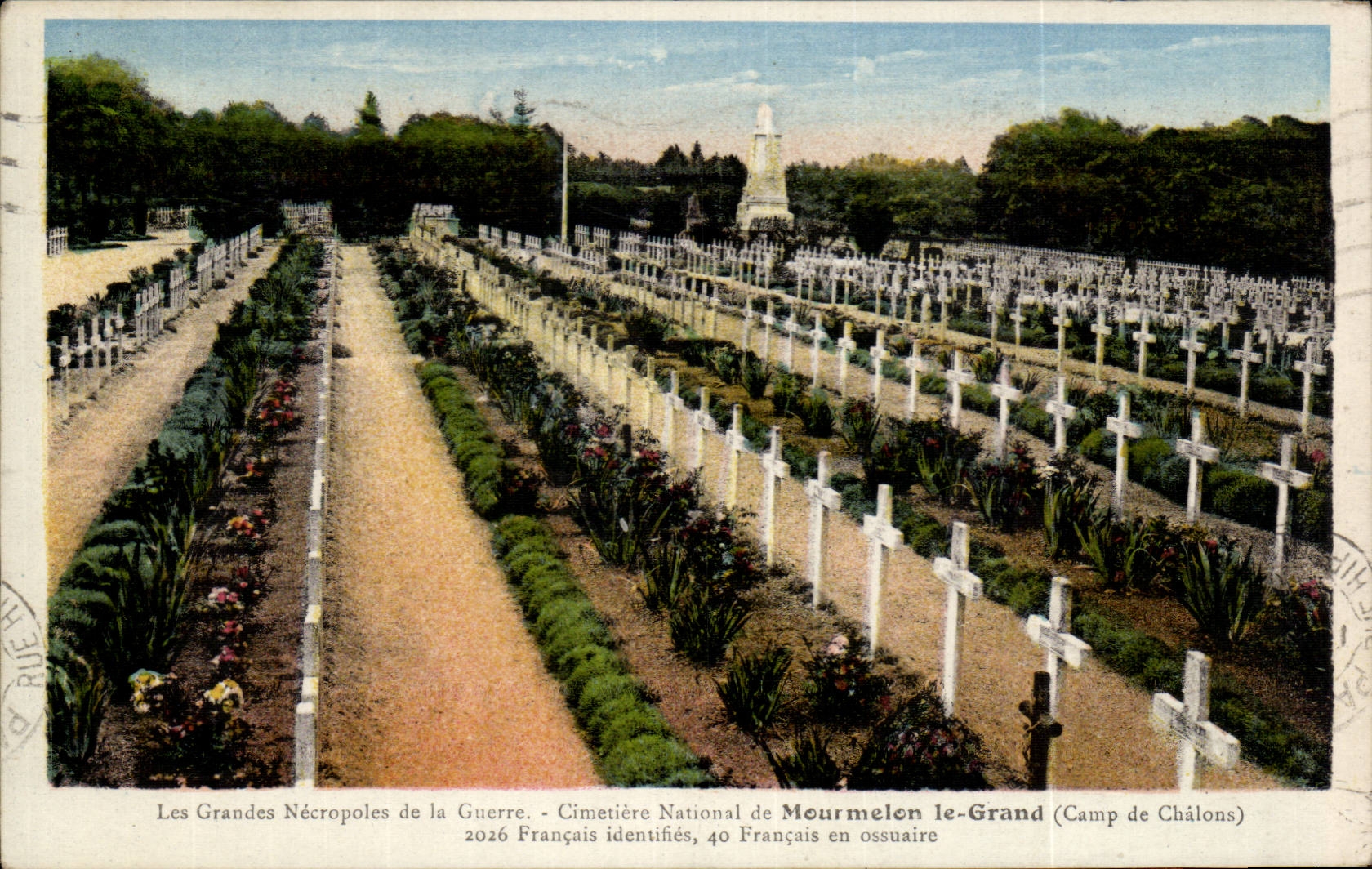 CPA Les grandes necropoles de la guerre Cimetiere national de Mourmelon le Grand Camp de Chalons