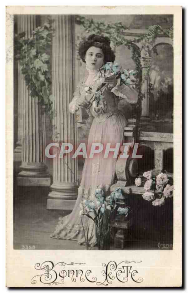 Frau in einem Kleid im Viktorianischen Stil — Säulen- und Blumen-Verzierung — Irène, Nr. 3358